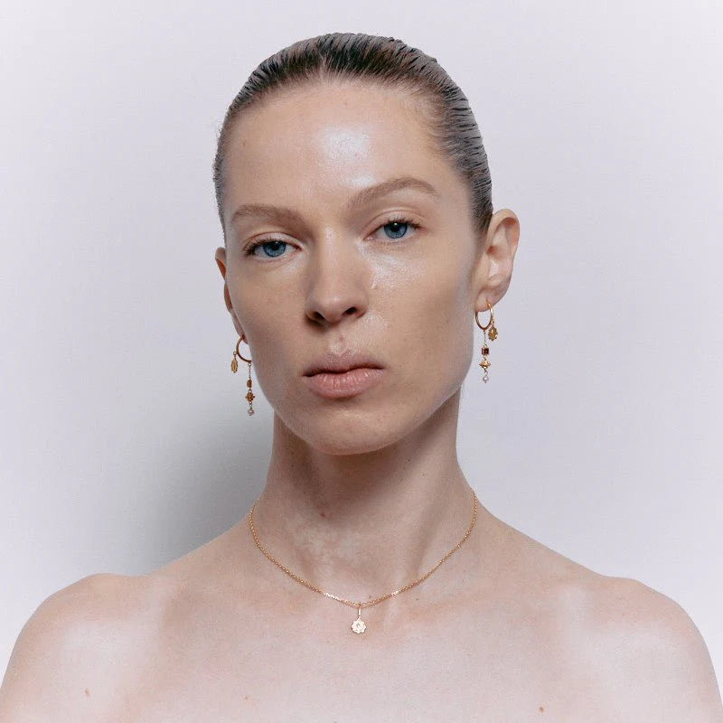 JEANNE EARRINGS WITH GARNET - 18K GOLD PLATED