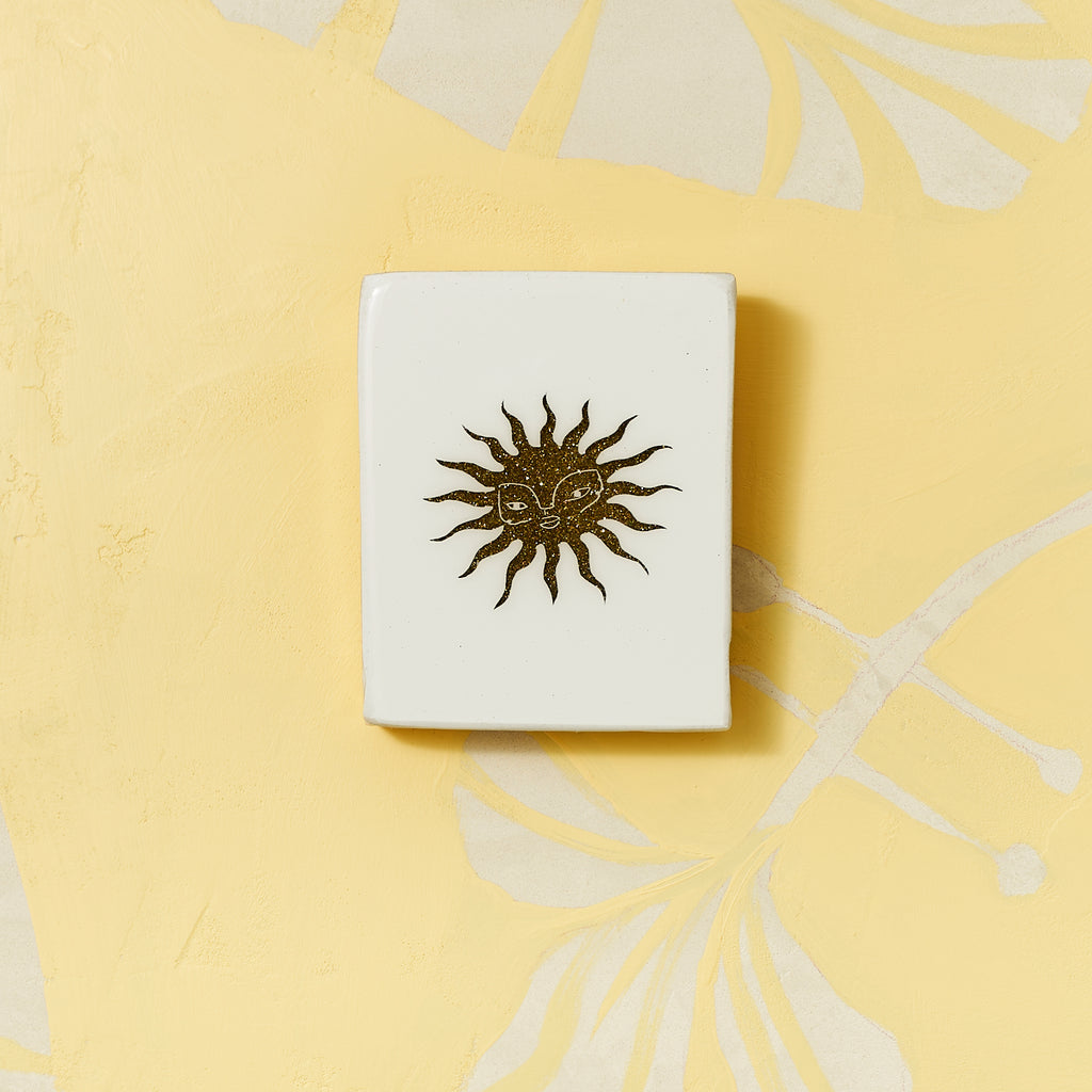 Sol - Medium Resin Tile