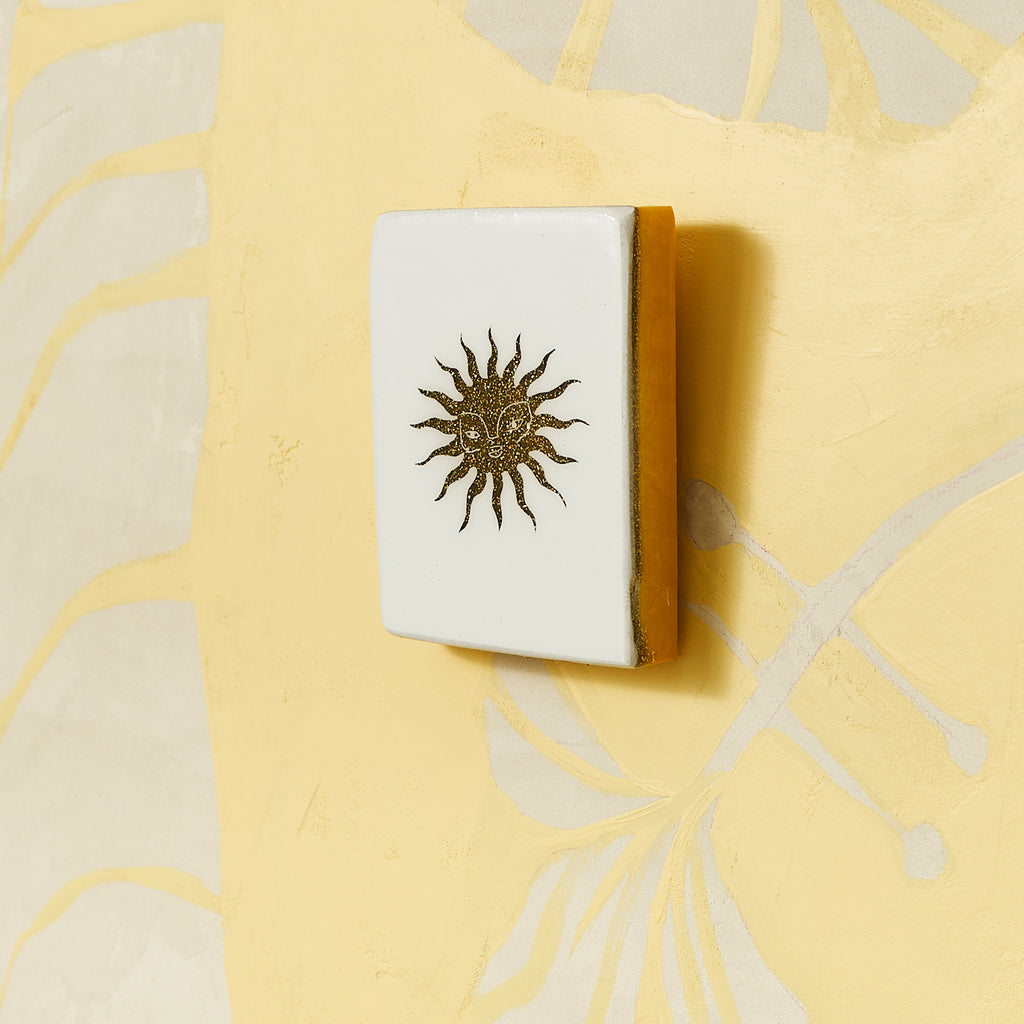 Sol - Medium Resin Tile