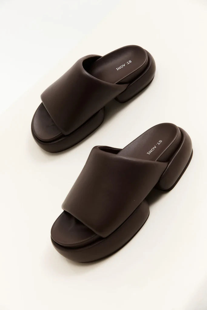 Minimal Pillow Slides - Chocolate