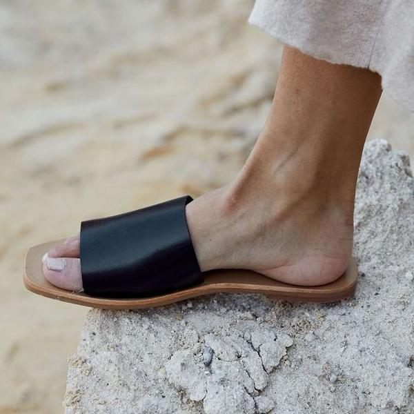 St Agni Margot Slide - Black